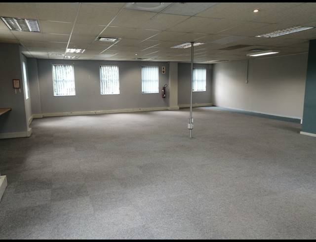 196M² OFFICE TO LET IN WESTVILLE